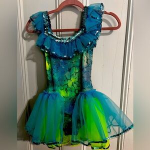 Children’s dance costume.  Perfect for tap or jazz.  Medium